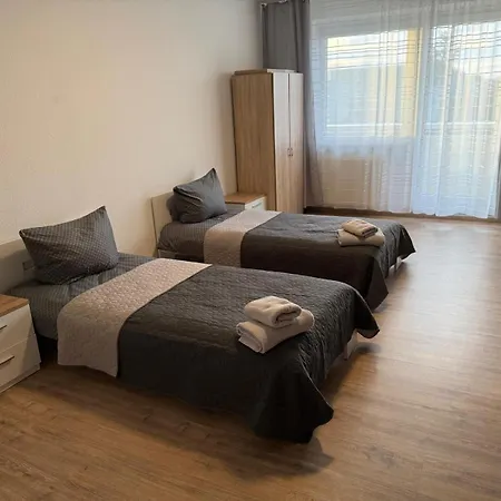 Gaius - 3 Schlafzimmer, Balkon & Kostenlose Parkplaetze In *