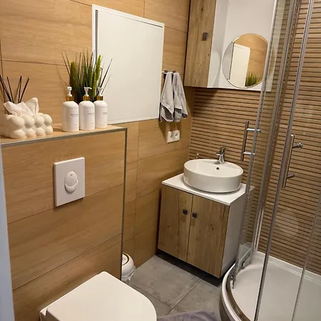Gaius - 3 Schlafzimmer, Balkon & Kostenlose Parkplaetze In * Magdeburg