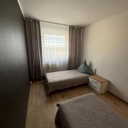 Gaius - 3 Schlafzimmer, Balkon & Kostenlose Parkplaetze In * Magdeburg